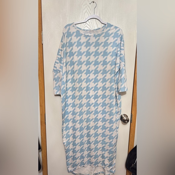 Nuggles Dresses & Skirts - •dress•